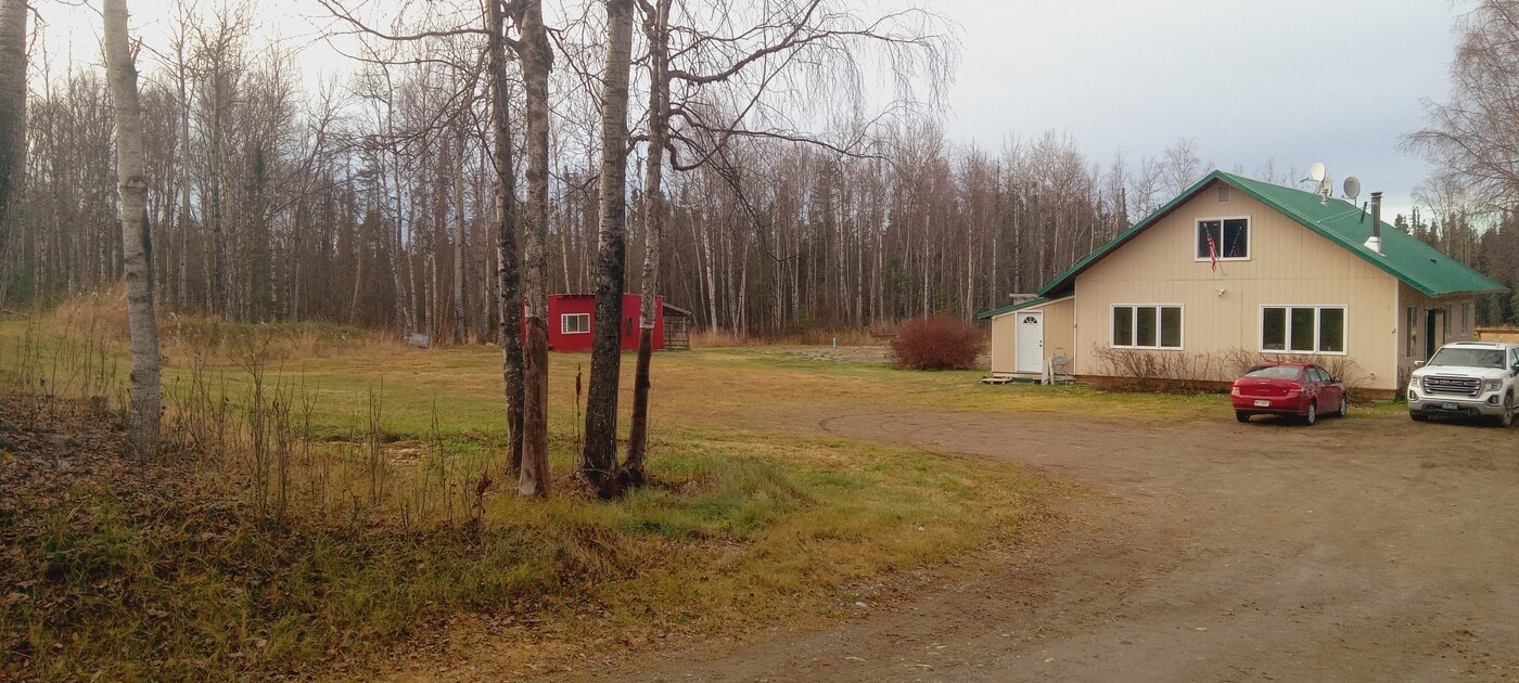 2400 Richards Ct in Wasilla, AK - Building Photo