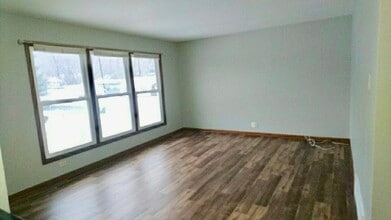 2613 Seymour Rd in Eau Claire, WI - Building Photo - Building Photo