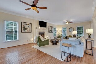 109 E Point Dr in Savannah, GA - Building Photo