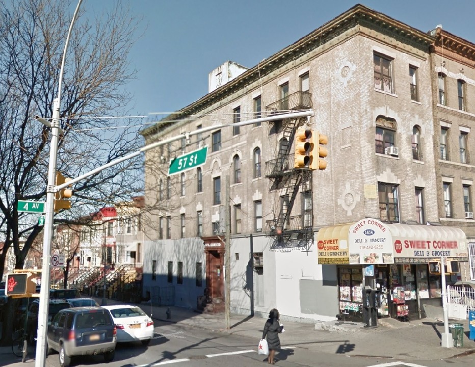 5624 4th Ave in Brooklyn, NY - Building Photo