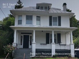 86 E Grattan St in Harrisonburg, VA - Building Photo