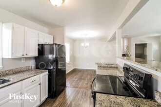 141 Candlelight Ln SW, Unit 08-810 in Atlanta, GA - Foto de edificio - Building Photo