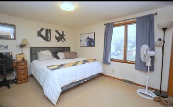 225 Sunshine Dr in Buffalo, NY - Building Photo - Building Photo