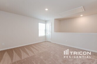4615 Hazelburn Dr in Greensboro, NC - Building Photo - Building Photo