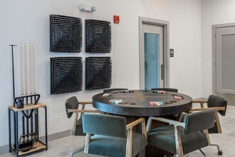 Forest Edge Apartments in Charlestown, IN - Foto de edificio - Building Photo