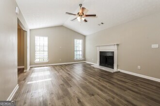 527 Brookfield Way in Jonesboro, GA - Building Photo - Building Photo