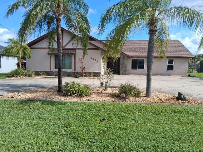 property at 2227 SE 26th St