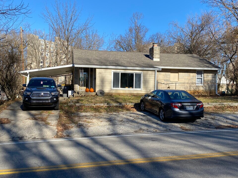 1709 Atwater Ave in Bloomington, IN - Building Photo