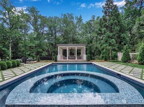 3625 Tuxedo Rd NW in Atlanta, GA - Building Photo - Building Photo