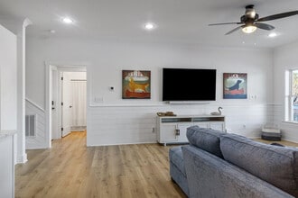 93 Snyder Dr in Townville, SC - Building Photo - Building Photo