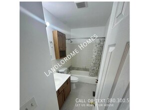 1556 Meredith Dr in Cincinnati, OH - Building Photo - Building Photo