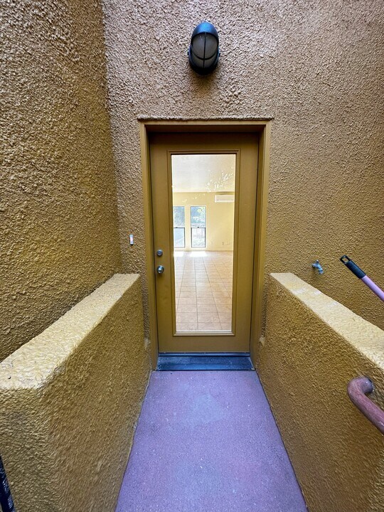 1905 Tunnel Rd in Berkeley, CA - Building Photo