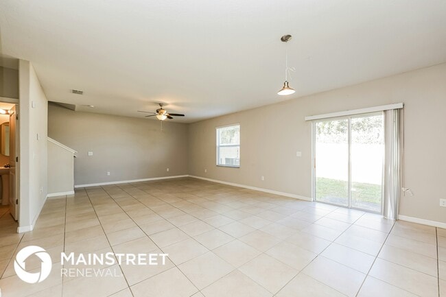 3814 Kearsney Abbey Cir in Dover, FL - Foto de edificio - Building Photo