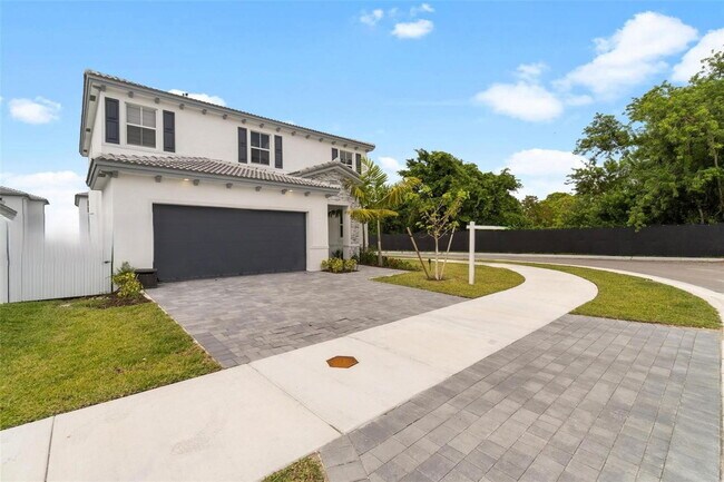 14807 SW 163rd Terrace in Miami, FL - Building Photo - Building Photo