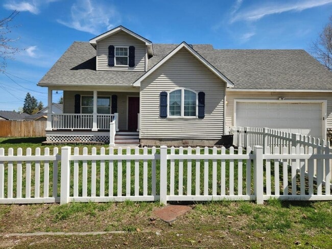 property at 3420 N Elton Rd