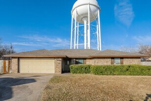 1239 Sheree Ln in Duncanville, TX - Building Photo