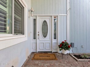 3811 Lake Harbor Ln in Westlake Village, CA - Building Photo - Building Photo