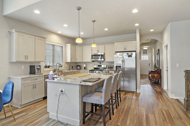 4706 S Cottage Ln in Pleasant Prairie, WI - Building Photo - Building Photo