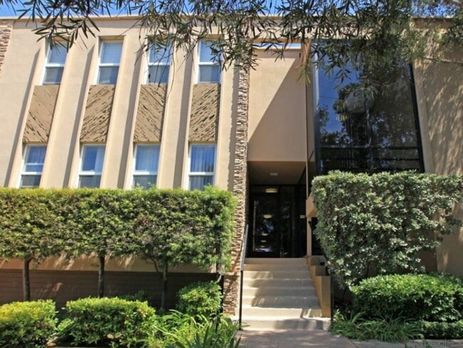 2089 Chatsworth Blvd in San Diego, CA - Building Photo - Building Photo
