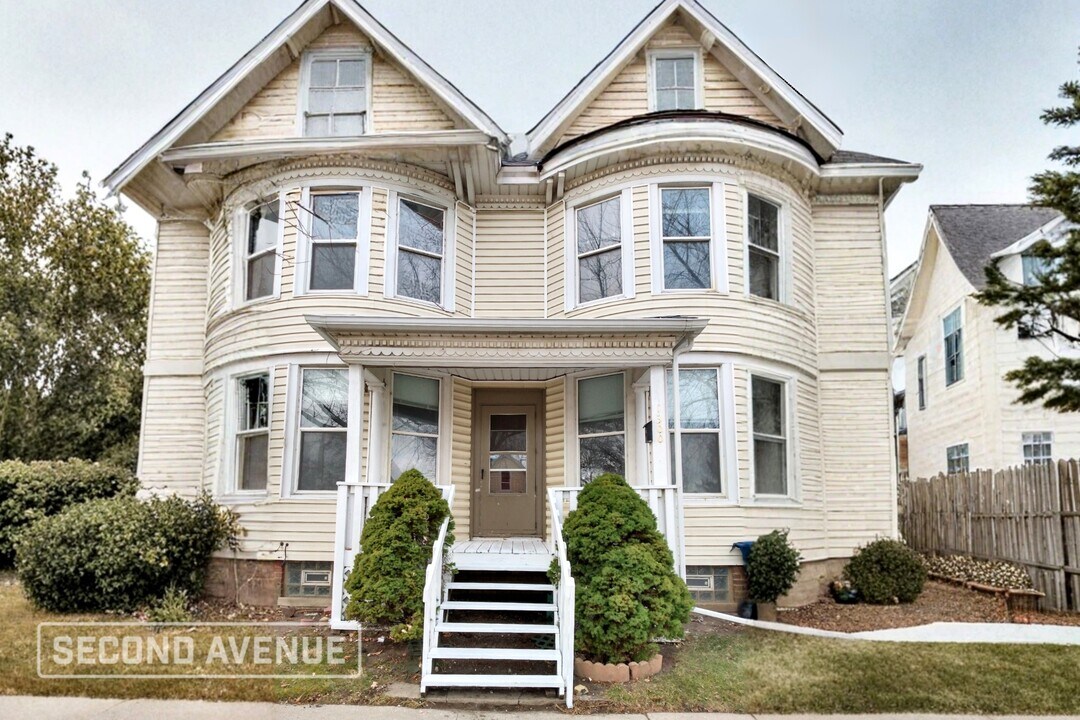 1300 Buchanan St in Racine, WI - Foto de edificio