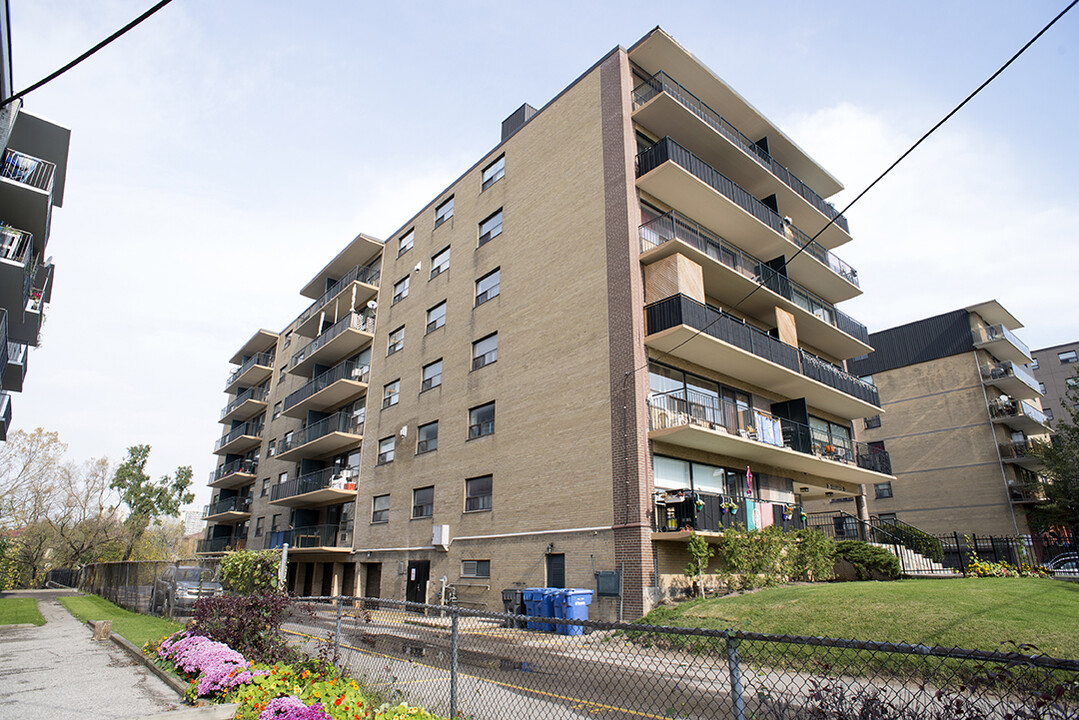 26 Gulliver Road in Toronto, ON - Building Photo