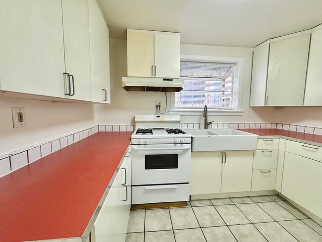 3110 Martin Luther King Jr Way in Berkeley, CA - Building Photo - Building Photo