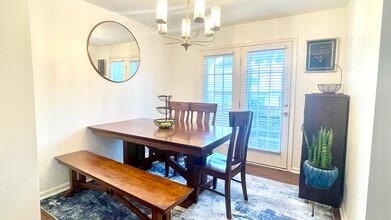 6399 Stagg Ct, Unit Master Bedroom in Springfield, VA - Building Photo - Building Photo