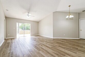 11733 Brenford Crest Dr in Riverview, FL - Foto de edificio - Building Photo