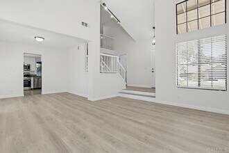 7947 Calle Madrid in Carlsbad, CA - Foto de edificio - Building Photo