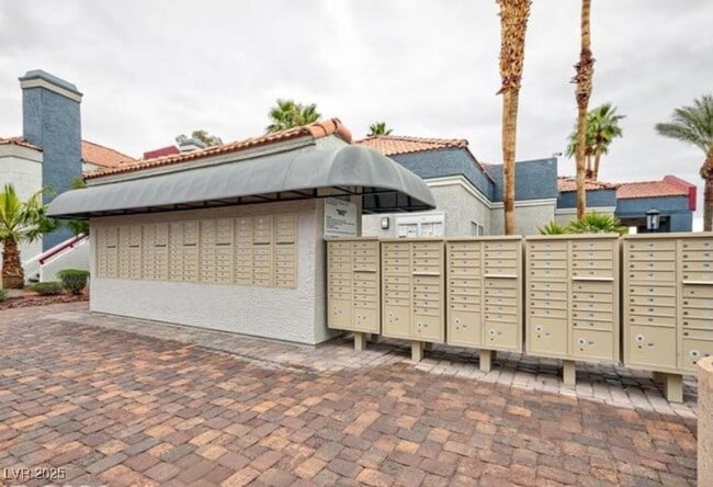 8600 W Charleston Blvd, Unit 2183 in Las Vegas, NV - Building Photo - Building Photo