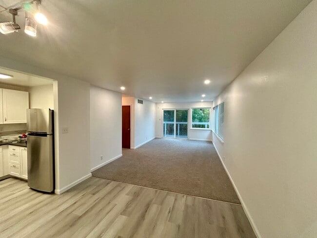 47 Bayo Vista Way, Unit 47 Bayo Vista Way in San Rafael, CA - Foto de edificio - Building Photo