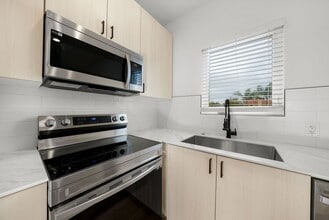 E Street in San Diego, CA - Foto de edificio - Interior Photo