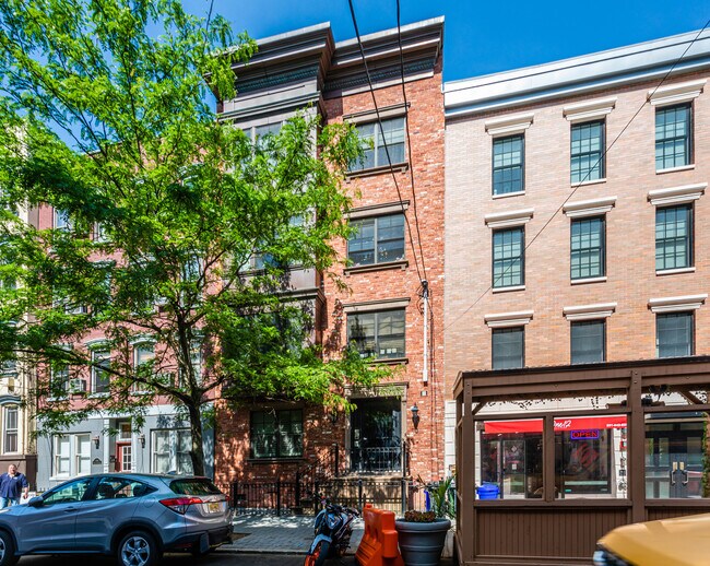110 Willow Ave in Hoboken, NJ - Building Photo - Building Photo