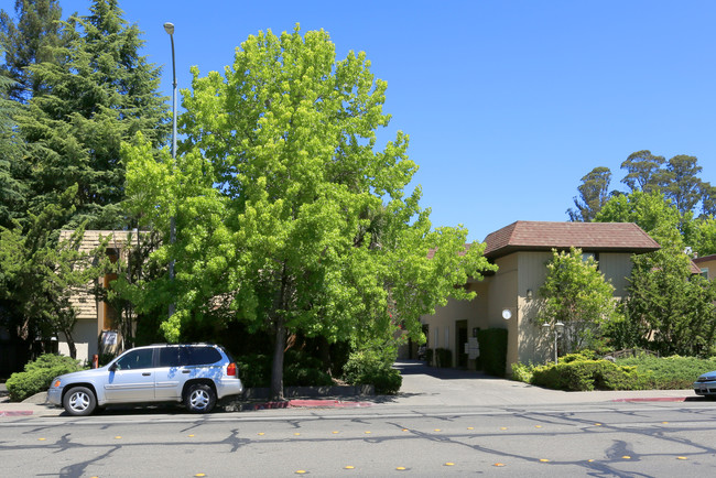 Casa de Sonoma in Santa Rosa, CA - Building Photo - Building Photo