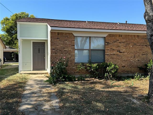 3325 Fallmeadow St in Denton, TX - Building Photo