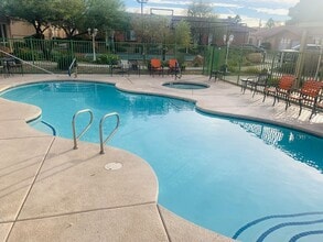 Villas at Viking Road in Las Vegas, NV - Foto de edificio - Building Photo