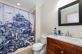 226 Calumet St, Unit 1 in Boston, MA - Foto de edificio - Building Photo