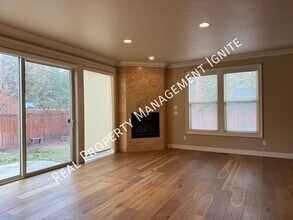 20071 Calvin Way in Bend, OR - Building Photo - Building Photo