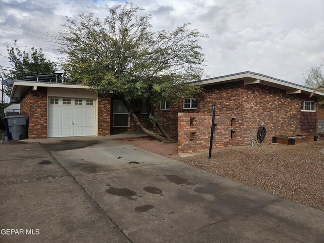 5121 Juliandra Ave in El Paso, TX - Building Photo - Building Photo