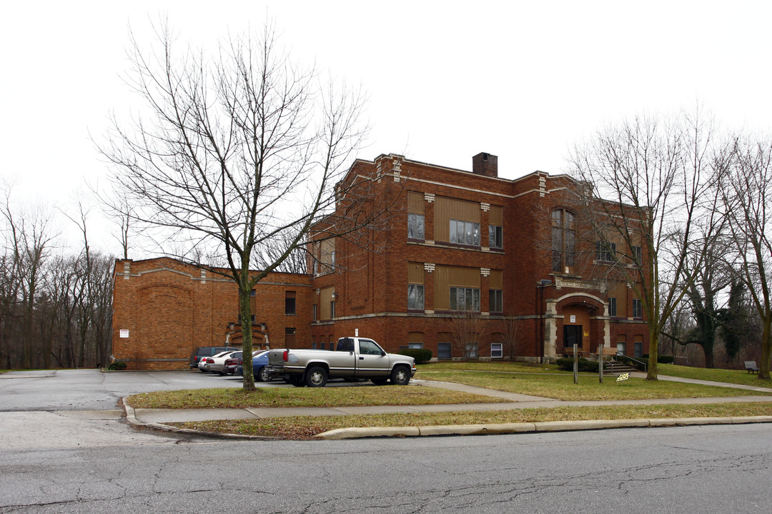 Rebecca Grubaugh School in Mansfield, OH - Building Photo