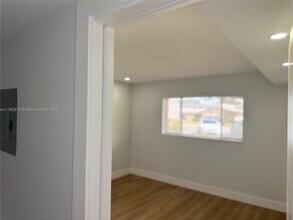 3525 Polk St-Unit -5 in Hollywood, FL - Building Photo - Building Photo