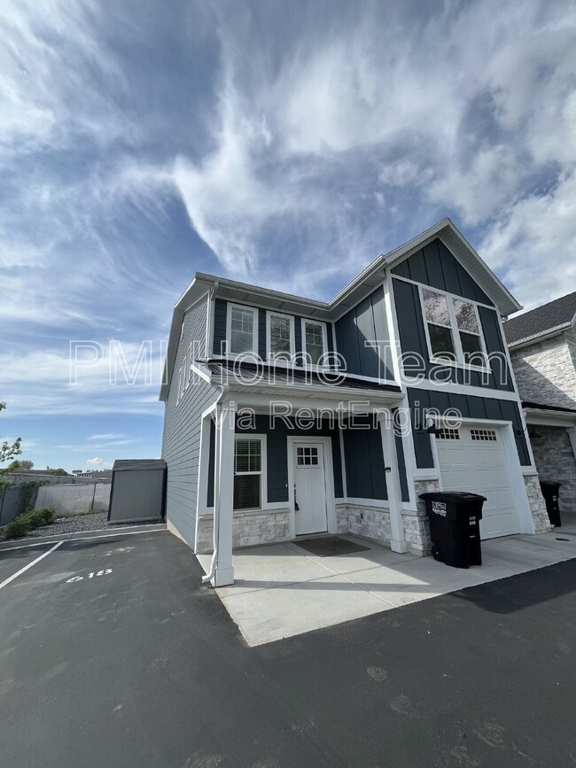 property at 618 W Cozy Ln