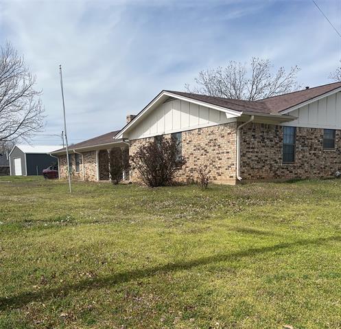 901 Sessions St in Bowie, TX - Building Photo - Building Photo