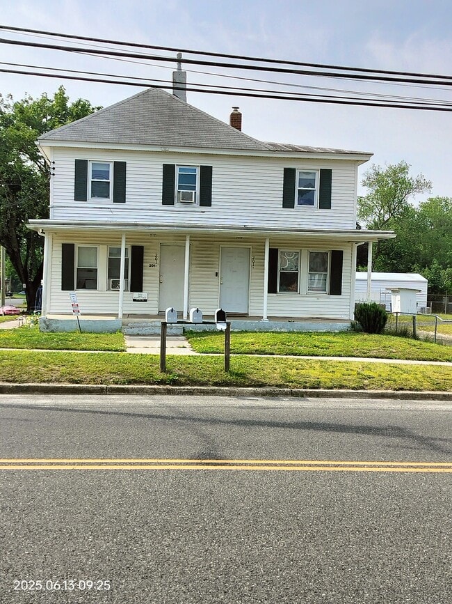 201 Southwest Blvd, Unit C