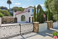 318 Entrada Dr in Santa Monica, CA - Building Photo - Building Photo