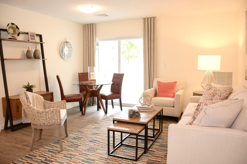 The Woodlands Middleboro, MA Apartments