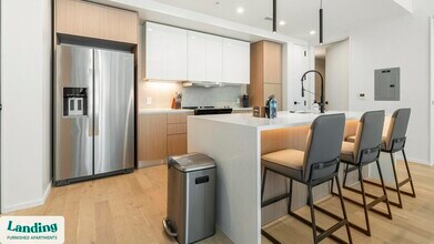 143 E Commerce St in San Antonio, TX - Foto de edificio - Building Photo