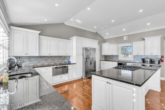 68 Blue Heron Dr in Toms River, NJ - Building Photo - Building Photo