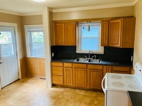 305 W 7th St in Junction City, KS - Building Photo - Building Photo