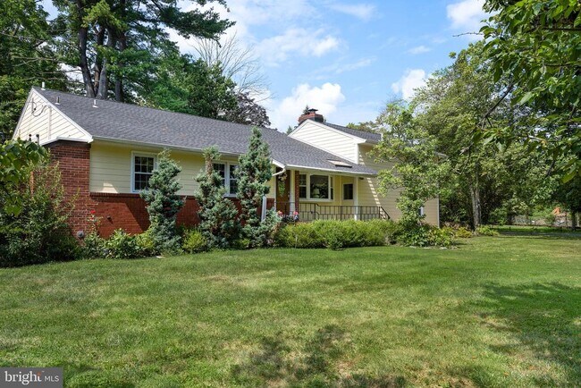 74 Marion Rd E in Princeton, NJ - Building Photo - Building Photo